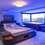 Private In The Forest With Pool And Jacuzzi *