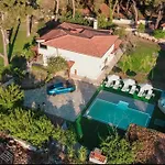 Private In The Forest With Pool And Jacuzzi 別荘