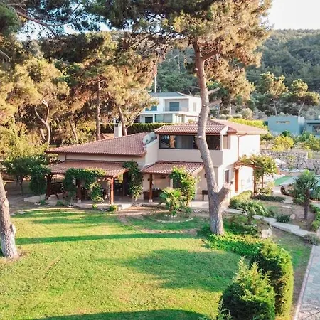 Prázdninový dům Private In The Forest With Pool And Jacuzzi Urla