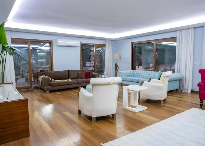 Private In The Forest With Pool And Jacuzzi Urla