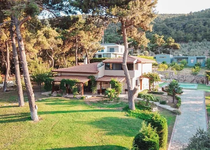 Prázdninový dům Private In The Forest With Pool And Jacuzzi Urla