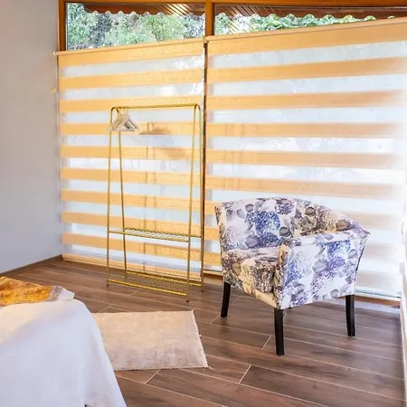 Casa de Férias Private In The Forest With Pool And Jacuzzi *