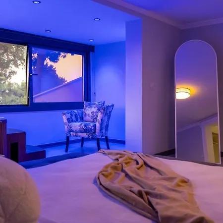 Private In The Forest With Pool And Jacuzzi Casa de Férias *