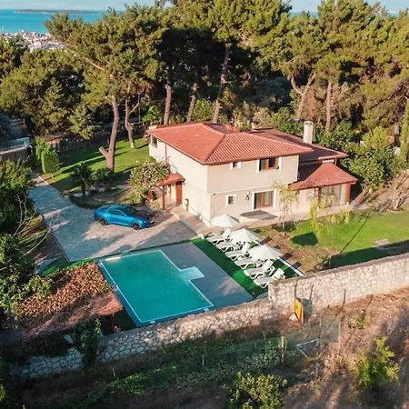 Private In The Forest With Pool And Jacuzzi *