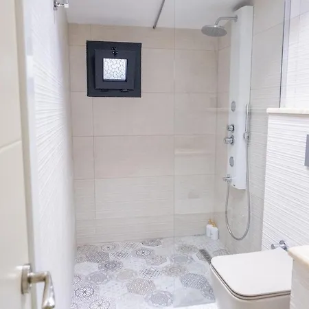 Private In The Forest With Pool And Jacuzzi