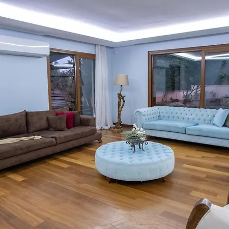 Private In The Forest With Pool And Jacuzzi Casa de Férias