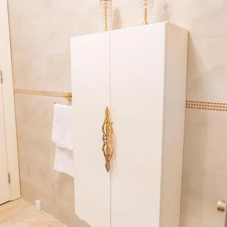 Private In The Forest With Pool And Jacuzzi